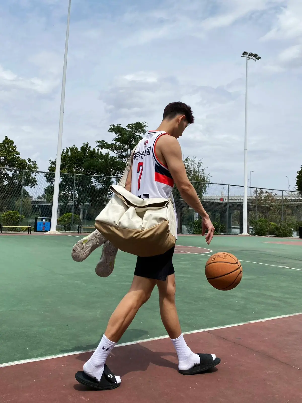 如何制定有效的篮球训练策略以提高球员表现_1